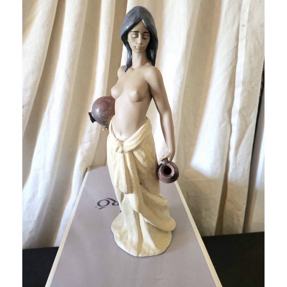 Lladro 2323 Aguadora con dos cantaros water girl